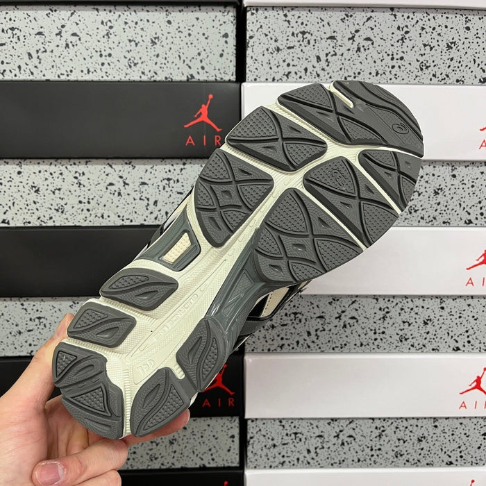 ASICS Gel-NYC 2055 Pale Oak Truffle Grey