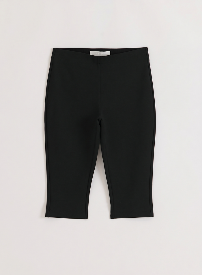 Tyylikkäät mustat aim'n Luxe Capri Pants -housut 3/4-pituudella ja joustavalla materiaalilla. [34-174cm]