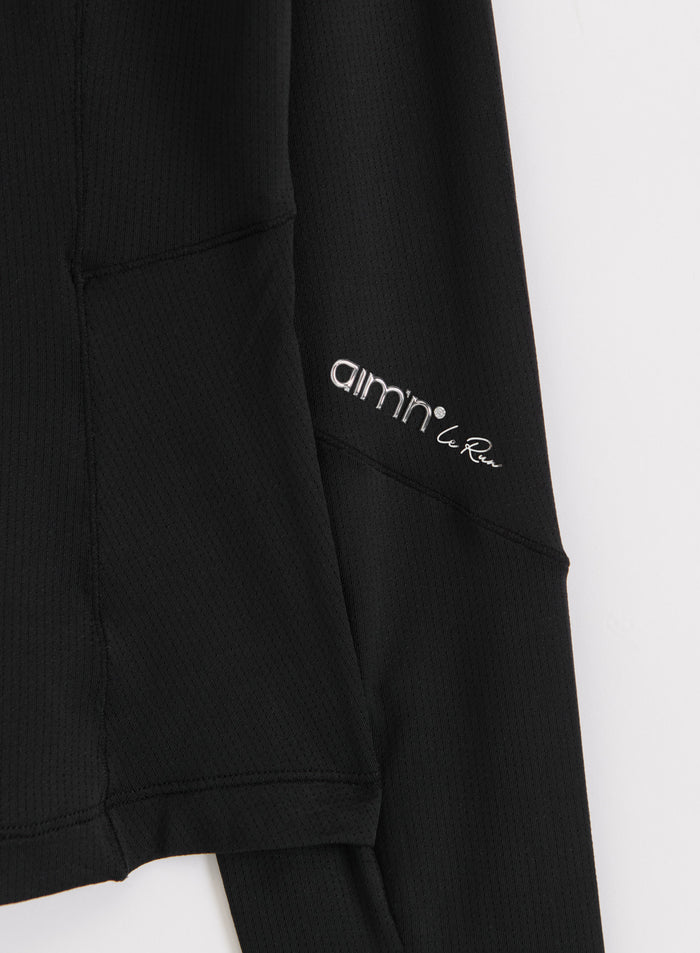 Musta Running Zip Long Sleeve -juoksupaita, jossa on hengittävää verkkokangasta ja aim'n-logo.