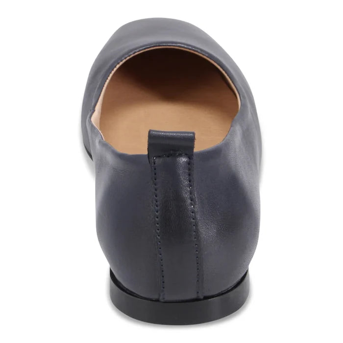 Bueno ELIZABETH Flat in Navy - Crush Marketplace