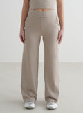 Korkeavyötäröiset aim'n Dark Clay Sense Wide Petite Pants -housut rennolla istuvuudella ja second skin -tunnulla. [S - 162 cm]