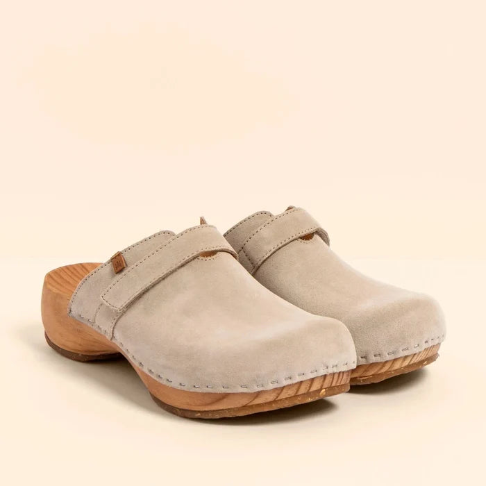 El Naturalista N5834 Clog in Cream - Crush Marketplace