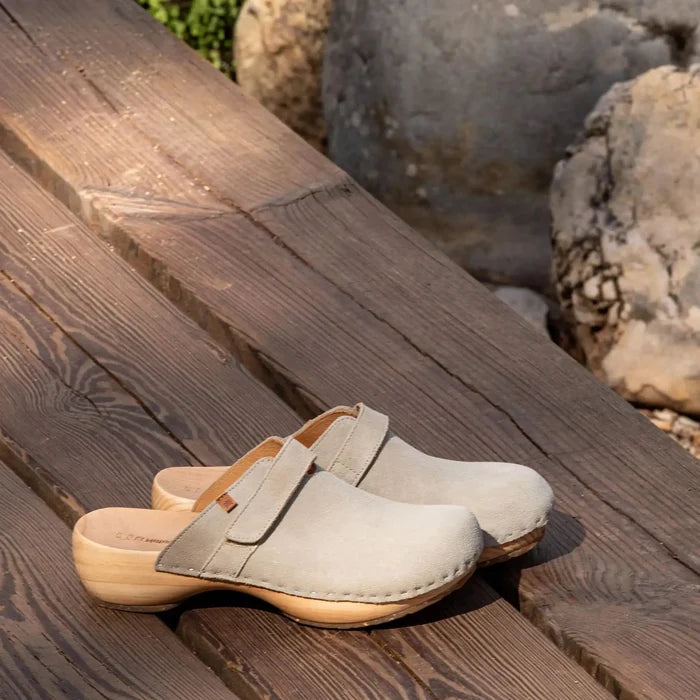 El Naturalista N5834 Clog in Cream - Crush Marketplace