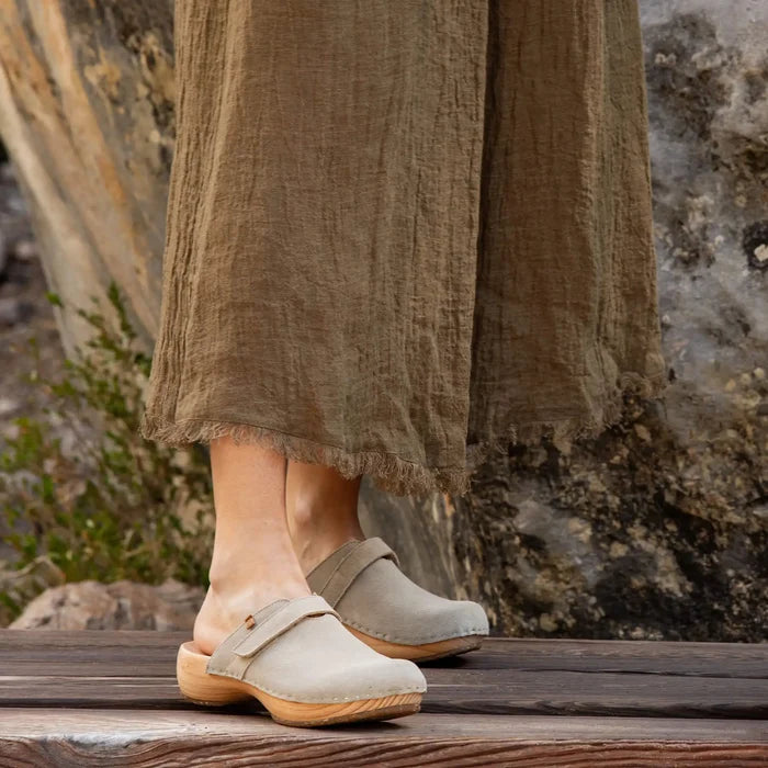 El Naturalista N5834 Clog in Cream - Crush Marketplace