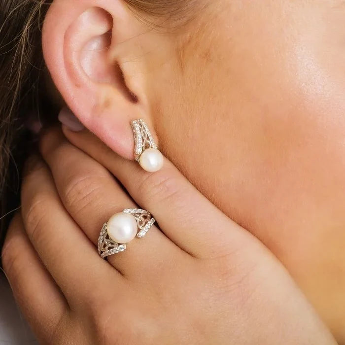 Trinity Knot Pearl Earrings