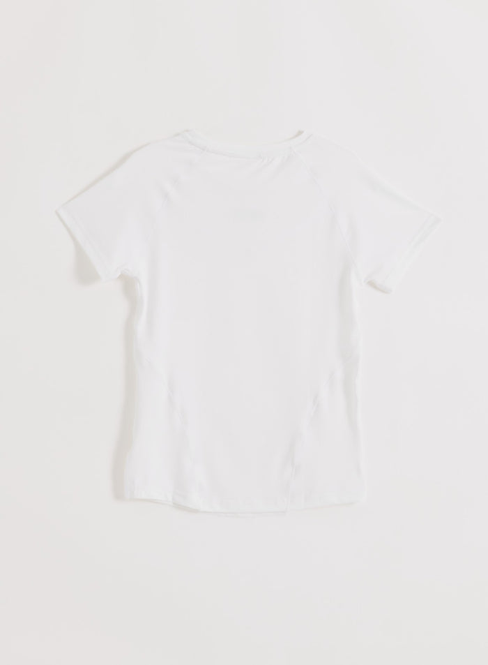 Valkoinen aim'n Soft Basic Short Sleeve -t-paita takaapäin, regular fit ja kosteutta siirtävä kangas.