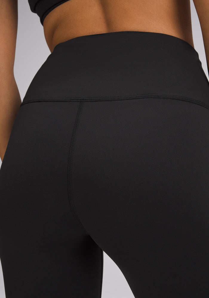 Wunder Train High-Rise Tight 25" | Hem Slit