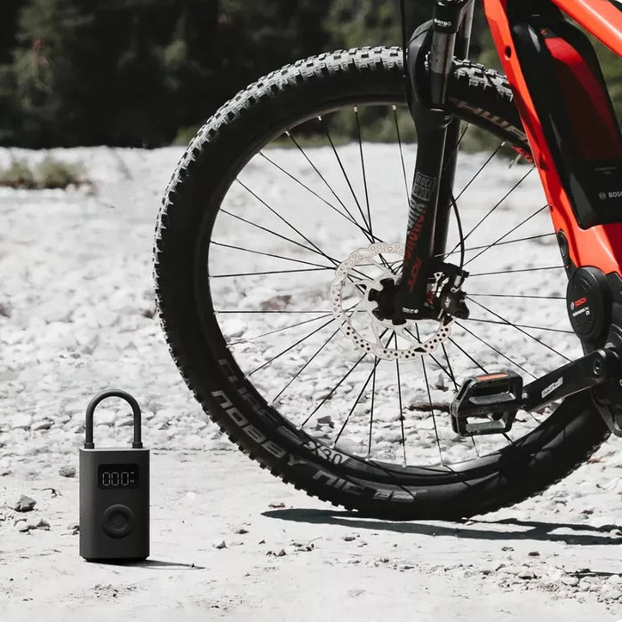 Xiaomi Portable Electric Air Compressor 2 prijenosna pumpa